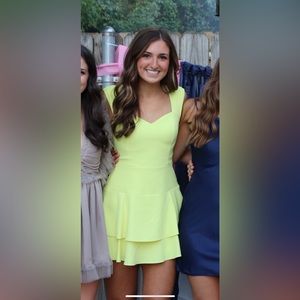 Beautiful Alice + Olivia dress worn once. In perfect condition.